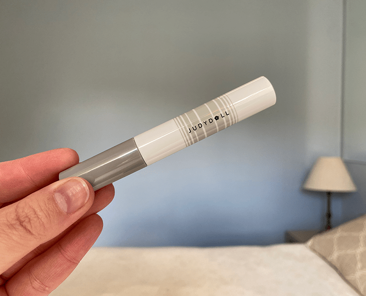 Como remover rímel super resistente? Conheça esse produto!