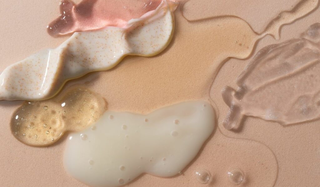 Misturar ativos pode irritar a pele? O que evitar na mesma rotina de skincare